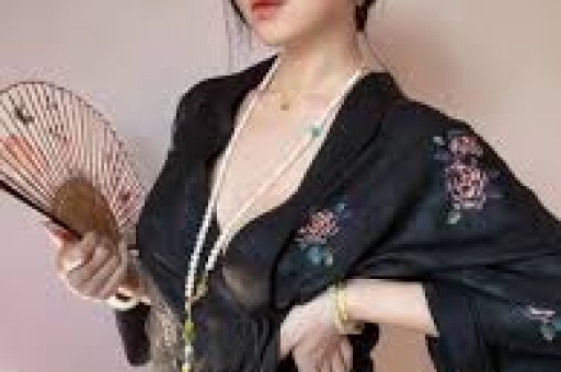 2026最新小八卦：赵丽颖礼貌送花不入场杨洋代言被秒抢圈内这些人低调又忙碌