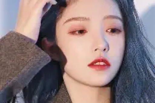 女主浮出水面！马克龙被爱妻“掌掴”线岁身姿饱满