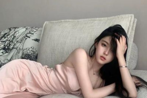 33岁男星刚红就塌房！深夜牵手小3岁女星回家过夜女方有男友